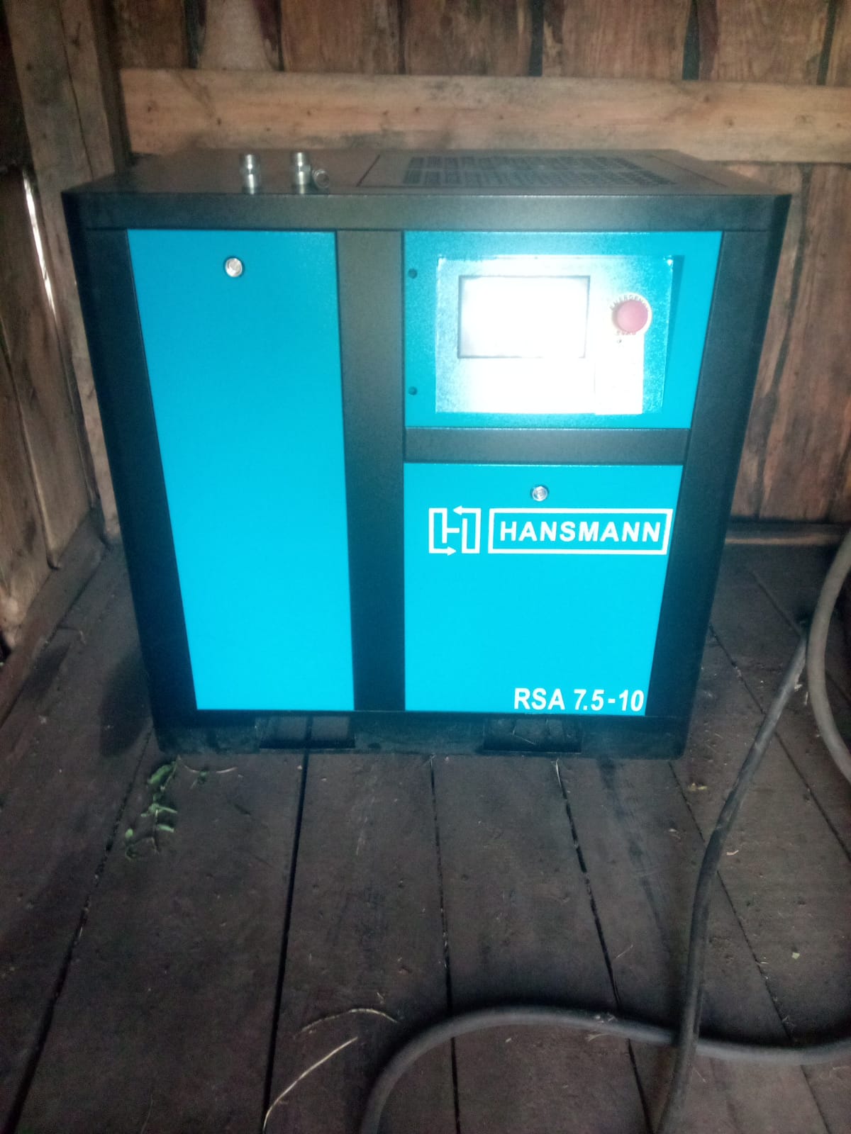 Винтовой компрессор Hansmann RSA 7,5-10 для ООО "Русская Аграрная Группа"